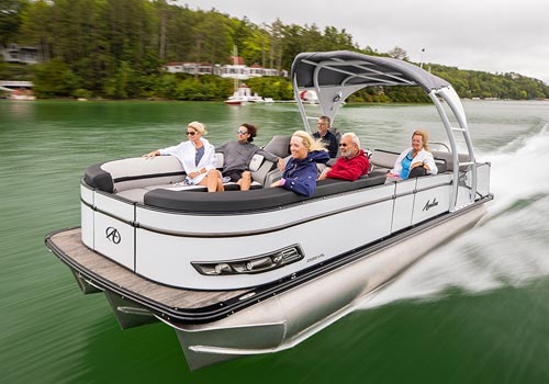 Avalon Catalina pontoon boat running