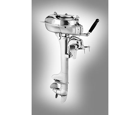 Mercury 1940 Streamliner Outboard